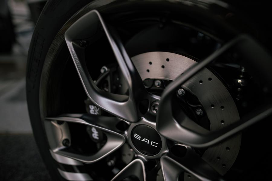 Колеса BAC Mono 2020 года  (фото 19 из 36)